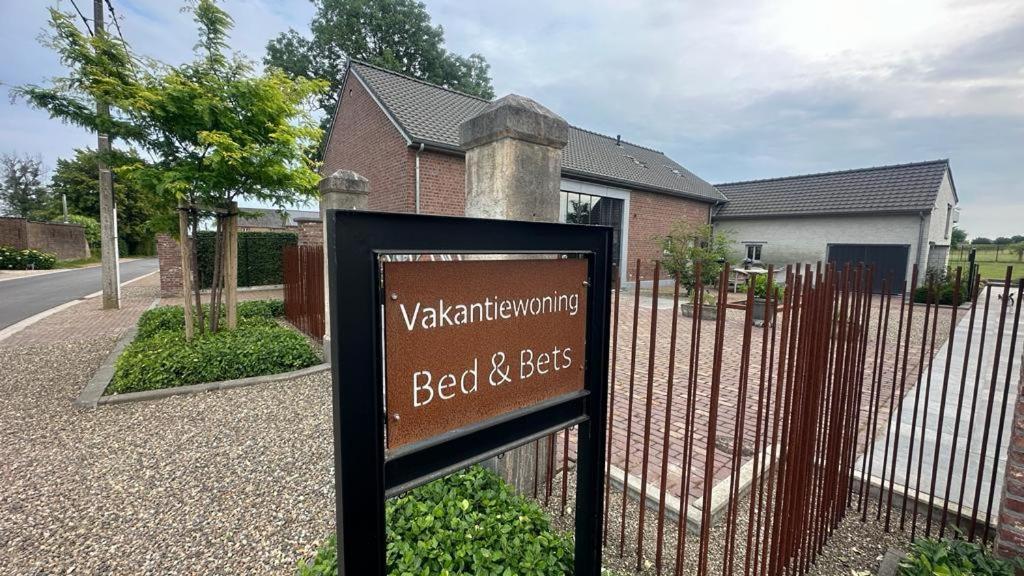 Villa Bed & Bets! Geetbets Esterno foto